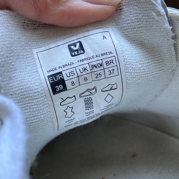 VEJA Esplar Leather Logo Sneakers - Picture 11 of 14